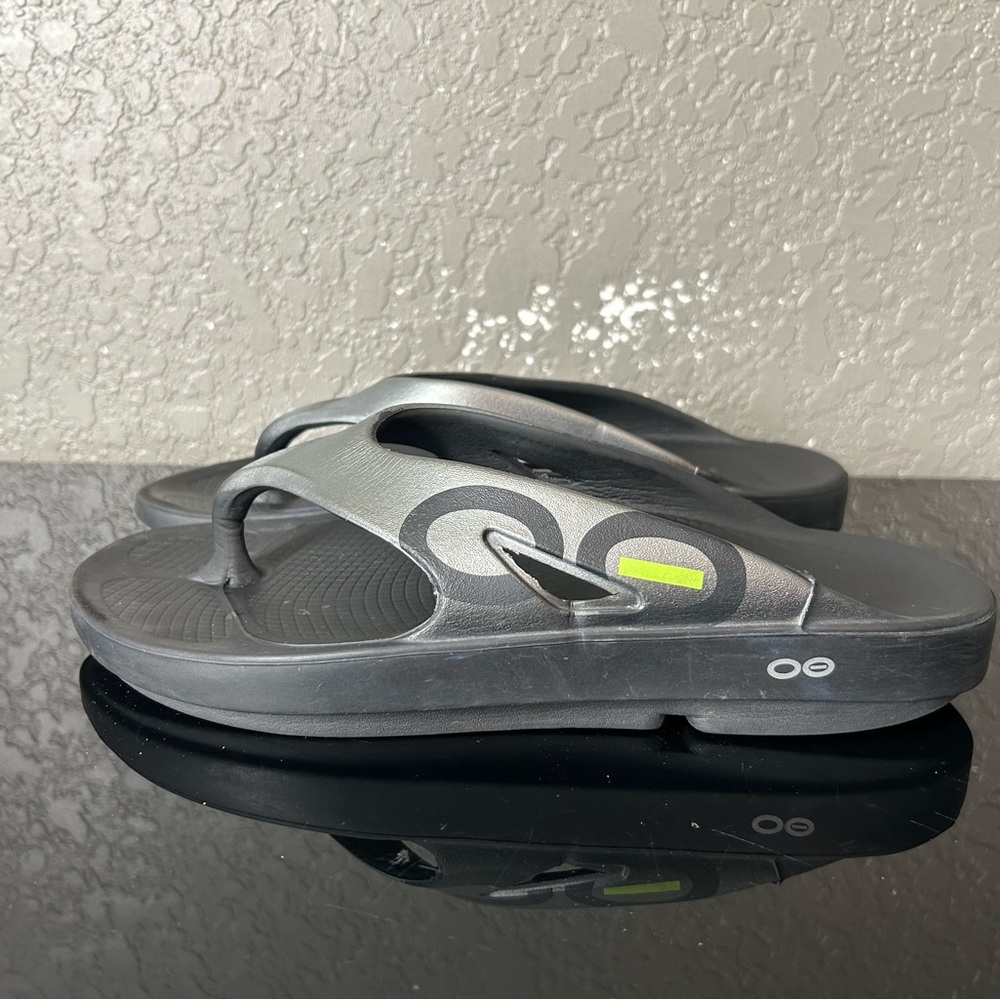 OOFOS OOriginal Men's Recovery Sport Shoes US 11 Flip Flop Thong Sandals